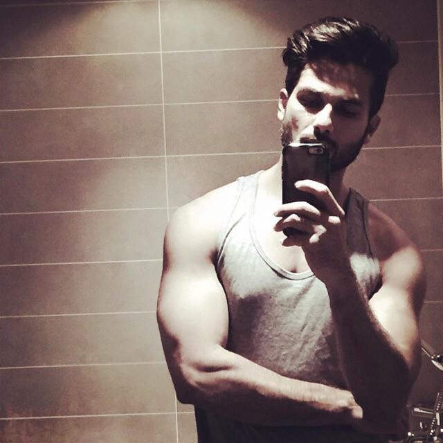 Shahid Kapoor In Gym