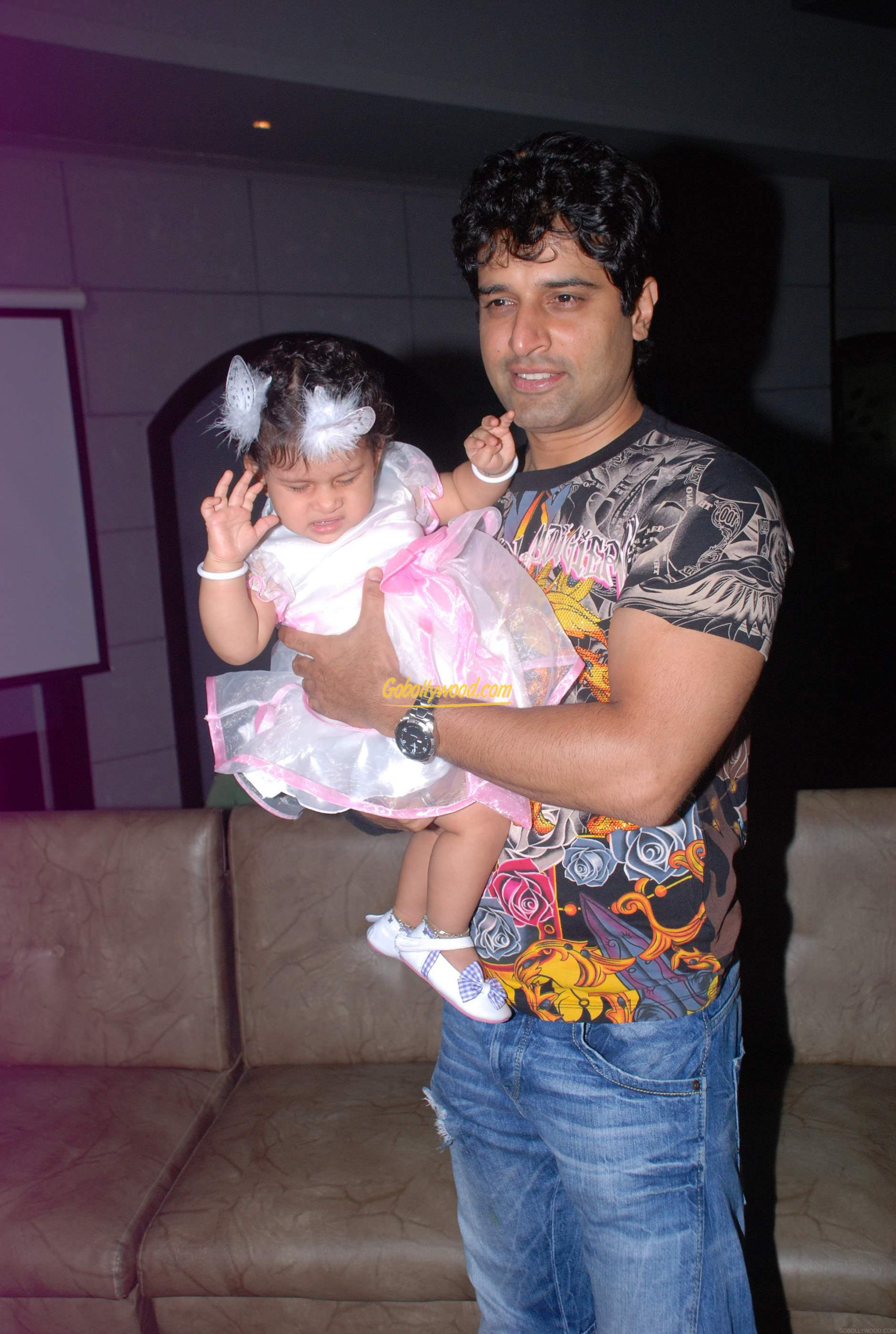 Shakti Anand With His Daughter