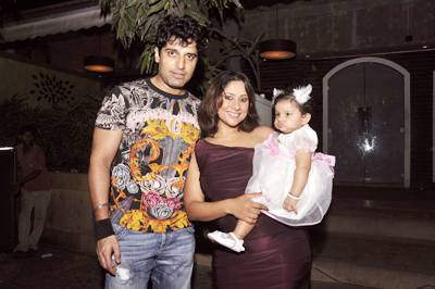 Shakti Anand With His Wife And Daughter