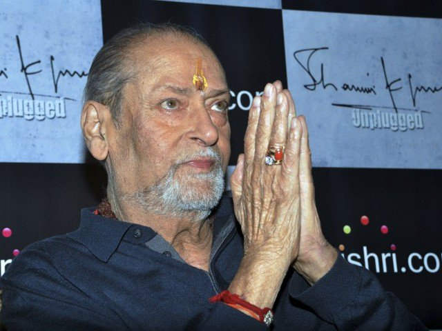 Shammi Kapoor Linking His Hands