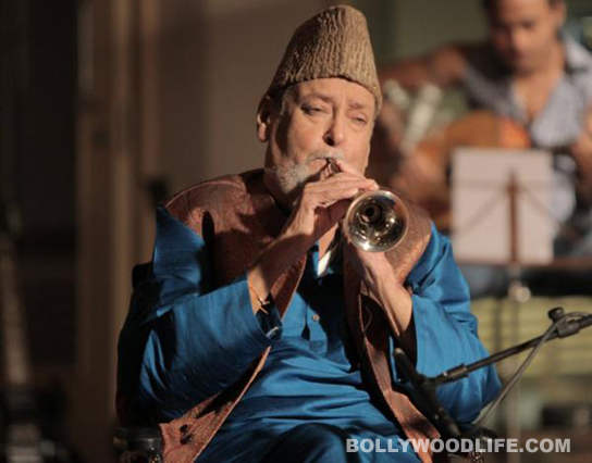 Shammi Kapoor Playing Clarinet