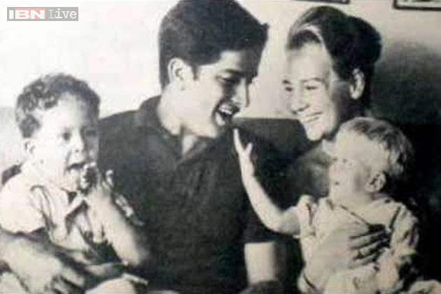 Shashi Kapoor With His Family