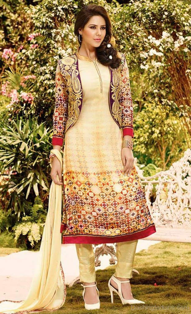 Sonam Bajwa on Instagram: “☺️☺️☺️☺️” | Designer dresses indian, Indian  fashion, Indian outfits
