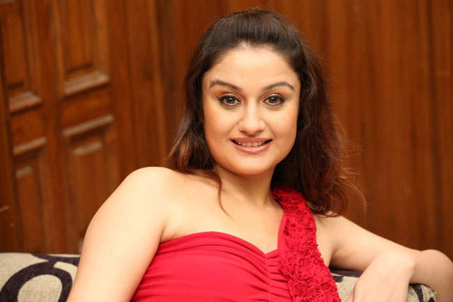 Glamorous Sonia Agarwal