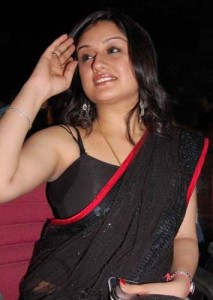 Sonia Agarwal Looking Beautiful In Black Saree