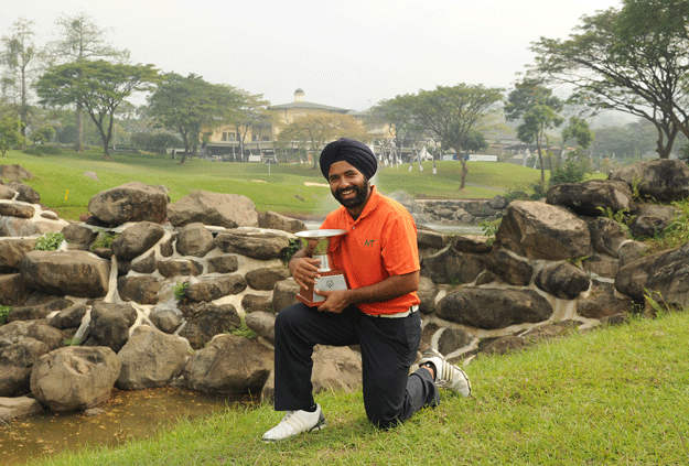 Sujjan Singh With His Trophy