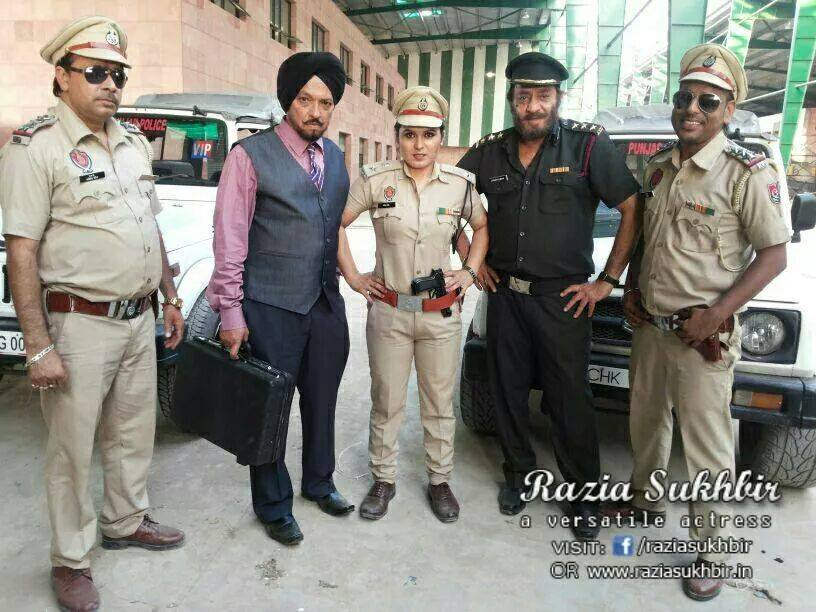 Inspector Razia With Sardar Sohi And Ranjit