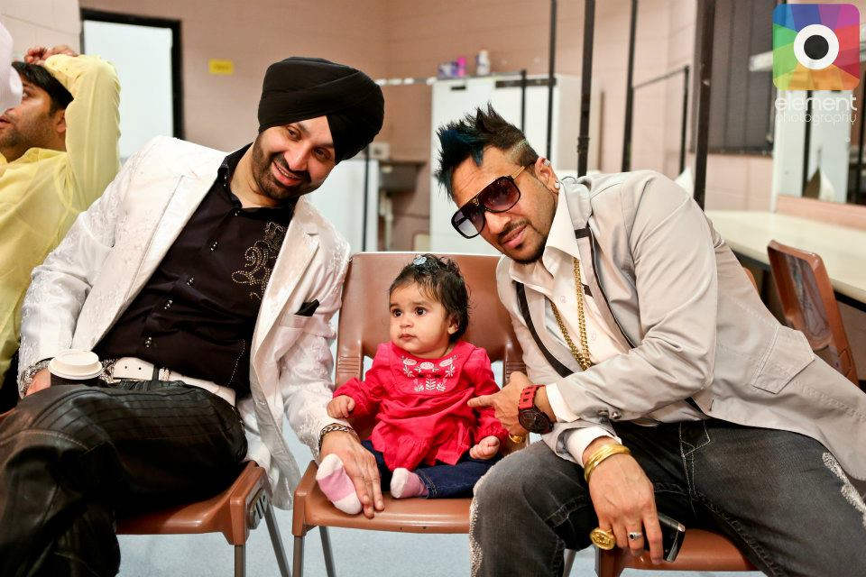 Sukhshinder And Jazzy B With Baby