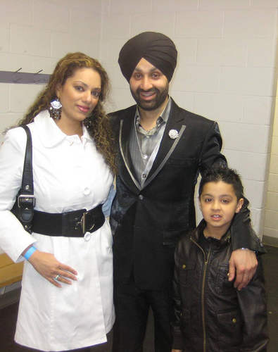 Sukhshinder Shinda With His Wife And Son