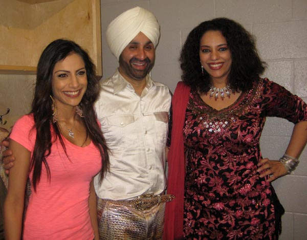 Sukhshinder With Sonia Ahmed And Attia Bano