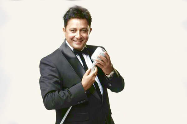 Sukhwinder Singh With Mic