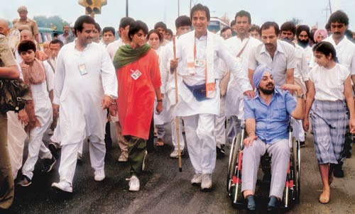Sunil Dutt Walking With Part Leaders