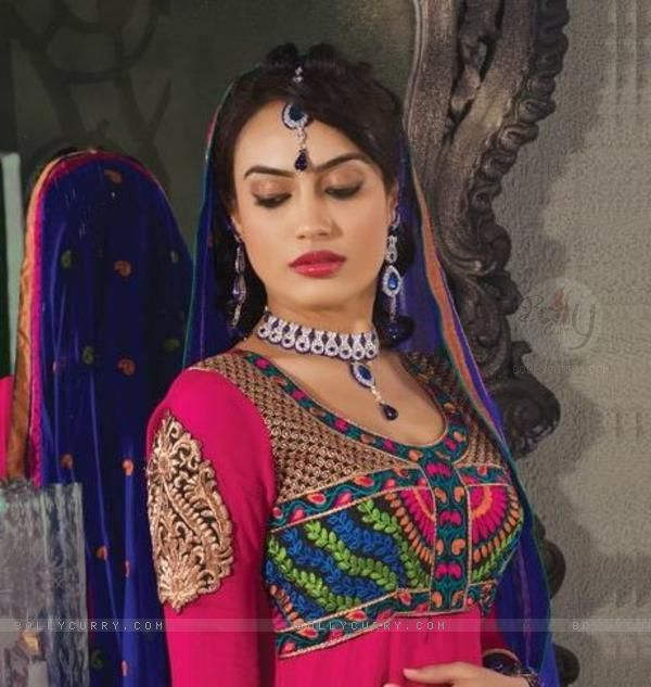 Surbhi Jyoti Looking Elegant