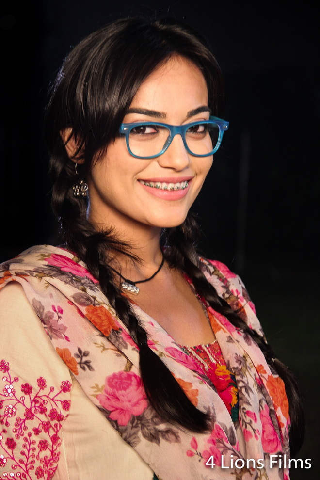 Surbhi Jyoti Wearing Specs