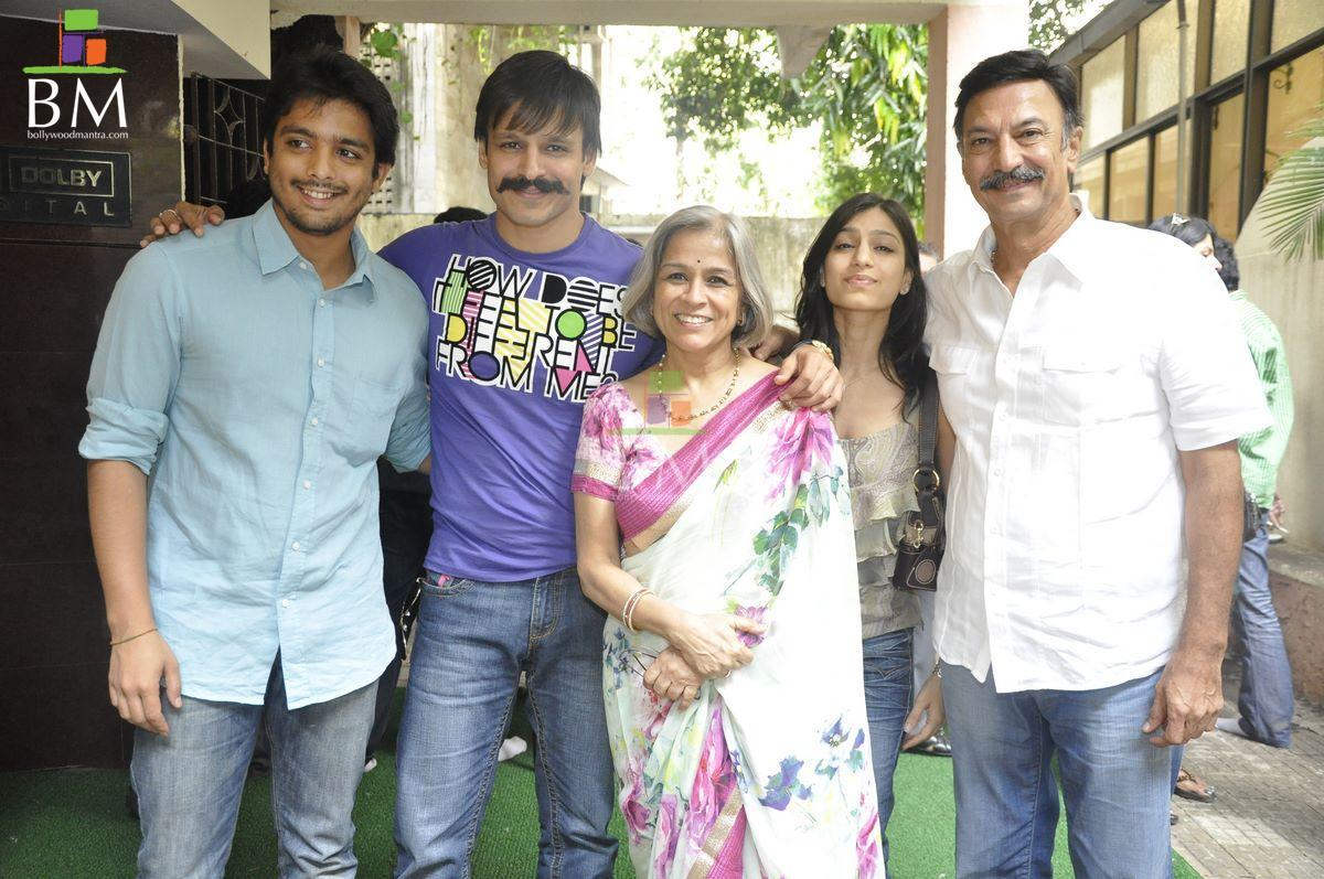 Suresh Oberoi And His Family