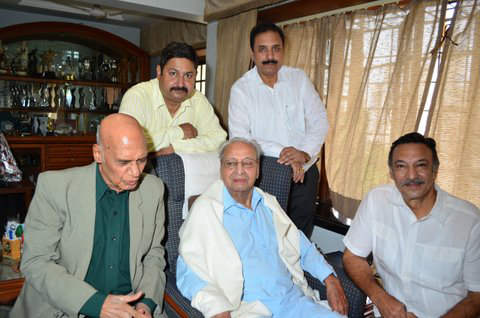 Suresh Oberoi With Pran Sahab And Friends