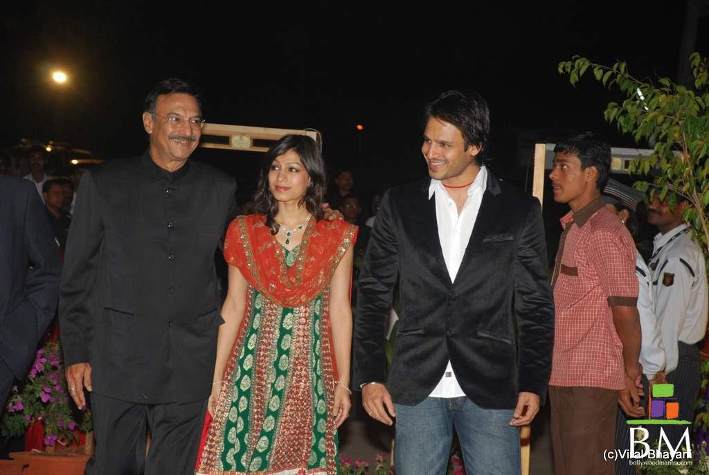 Suresh Oberoi With Priyanka And Vivek