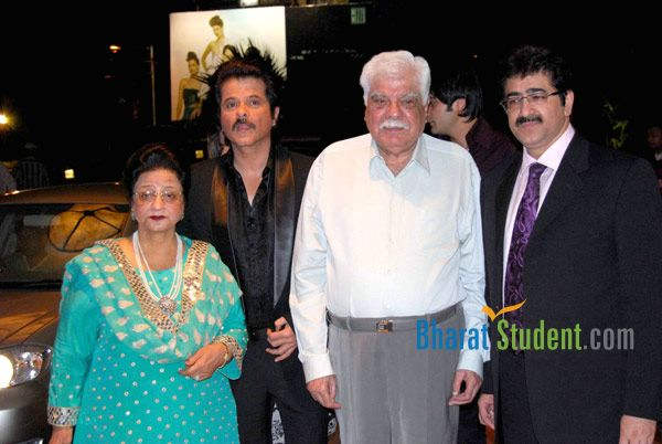 Surinder Kapoor With His Wife Nirmal And Anil