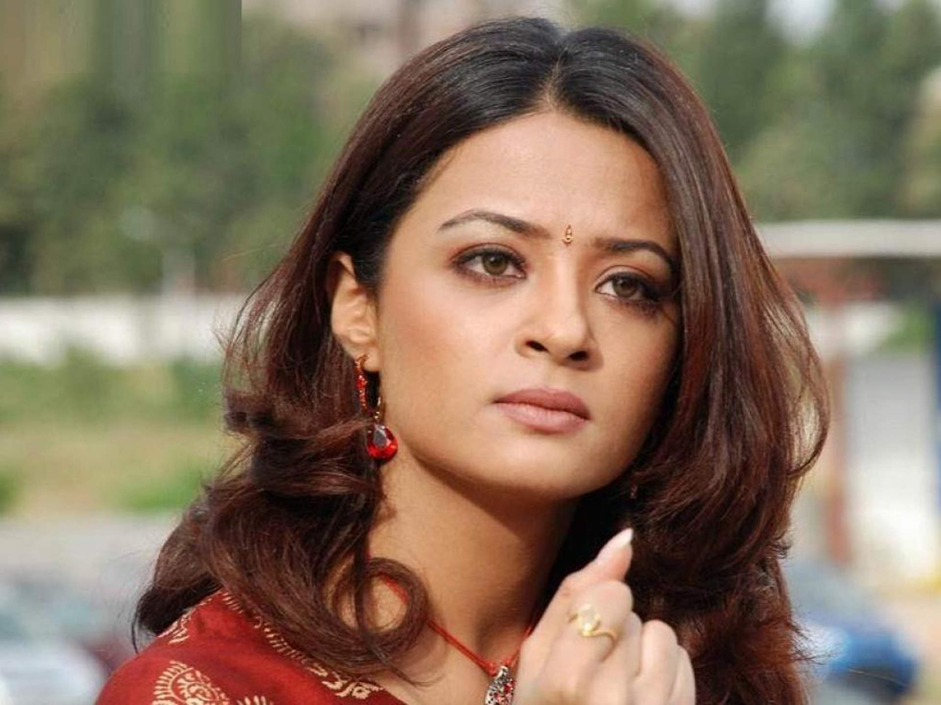 Surveen Chawla Looking Angry