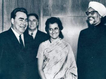 Swaran Singh With Indra Gandhi