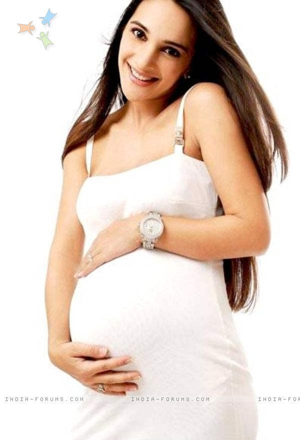 Pregnant Tara Sharma