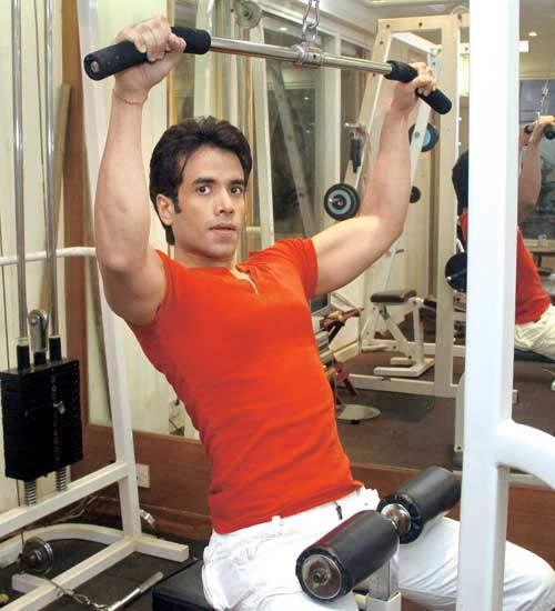Tusshar Kapoor Doing Exercise At Gym