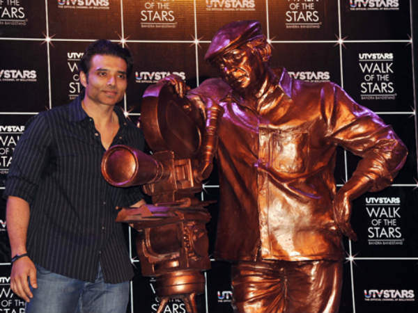 Uday Chopra With Yash Chopra's Statue