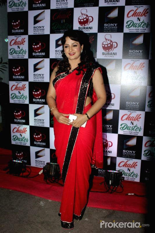 Upasna Singh Looking Pretty In Red Saree