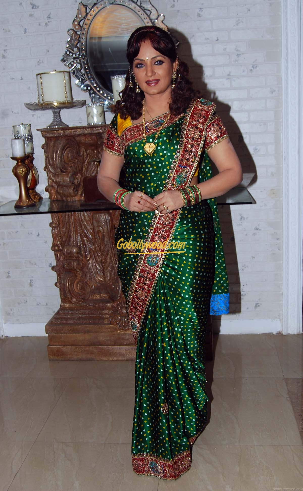 Upasna Singh Wearing Green Saree