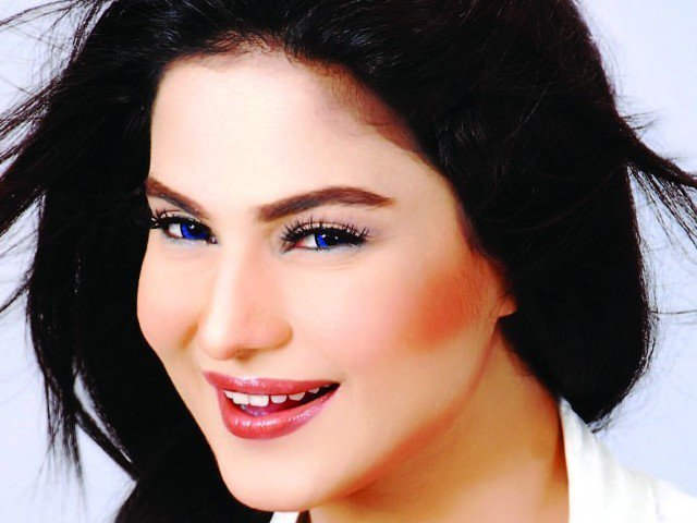 Blue Eyes Of Veena Malik