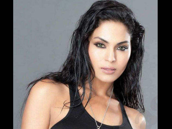 Hot Veena Malik