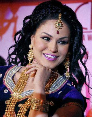 Veena Malik Looking Adorable