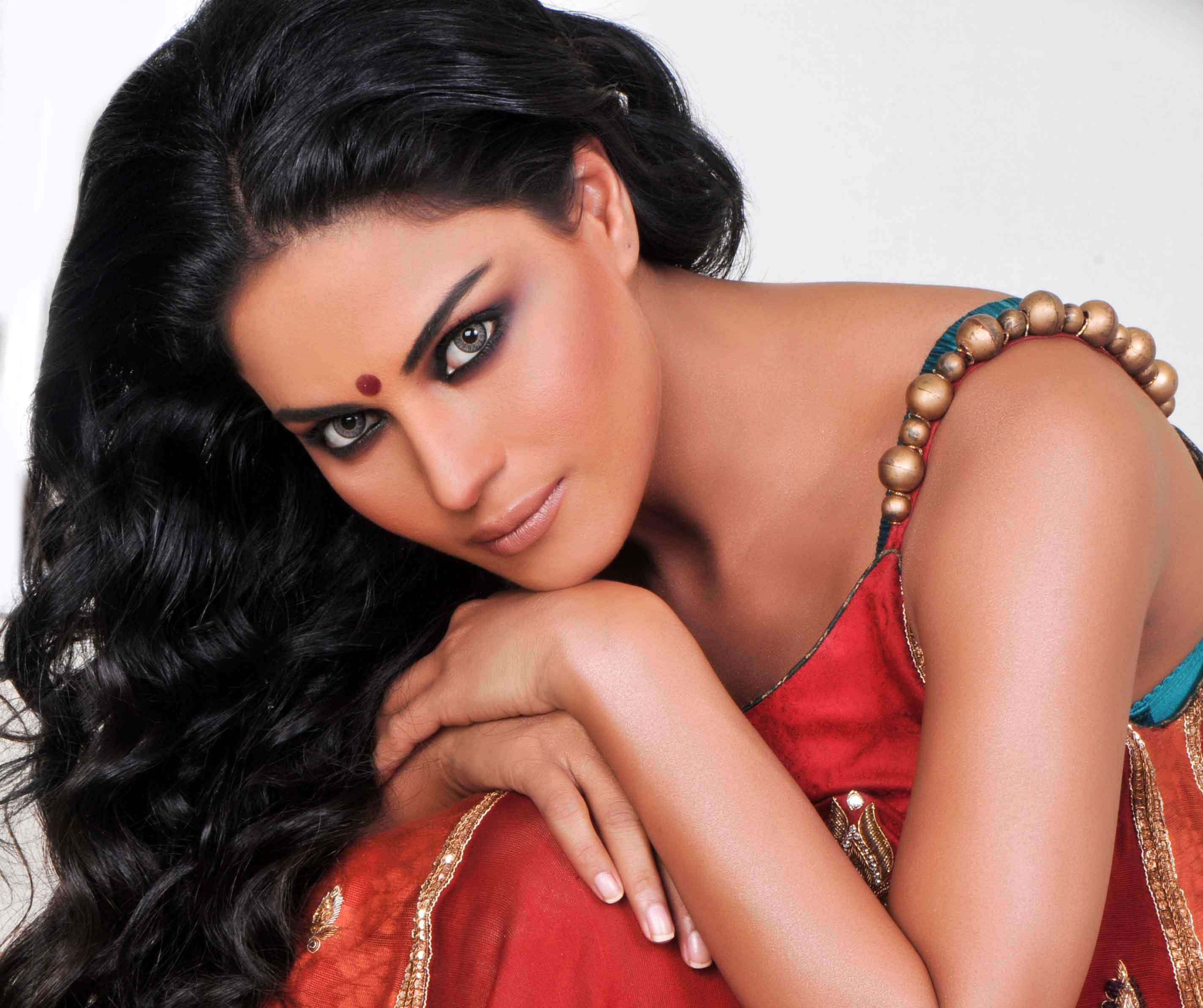 Veena Malik Looking Brilliant