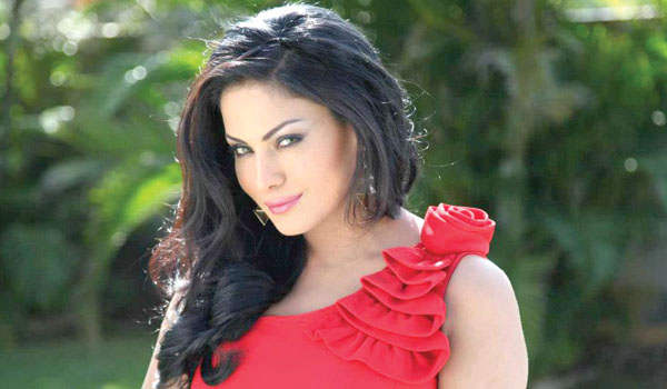 Veena Malik Looking Wonderful