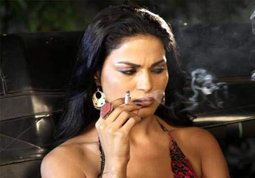 Veena Malik Smoking