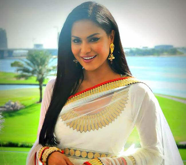 Veena Malik Wearing Indian Dress