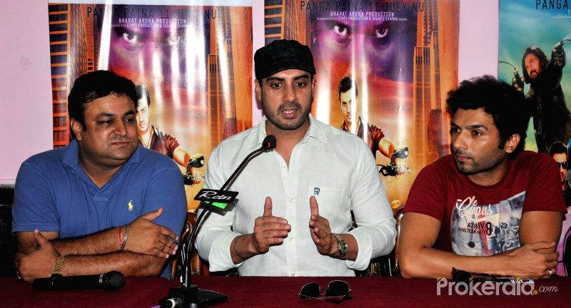 Veer And Gavie During Press Conference