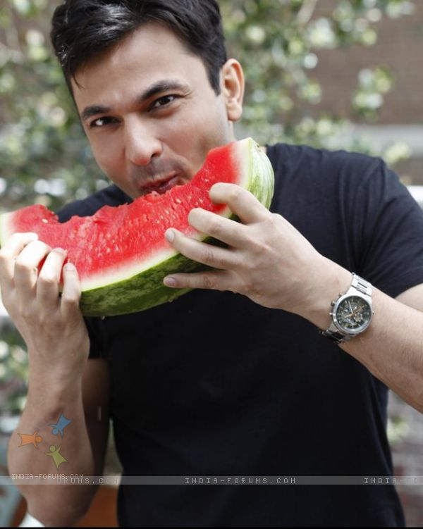 Vikas Khanna Eating Watermelon