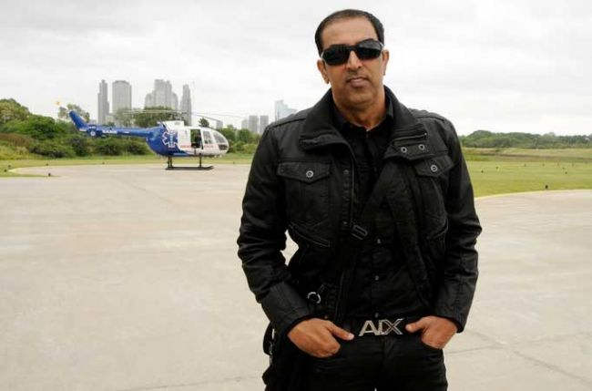 Vindu Dara Singh Wearing Black Jacket