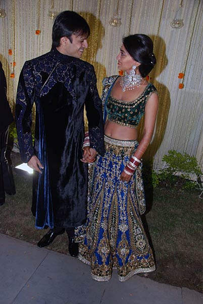 Vivek Oberoi With His Wife Priyanka