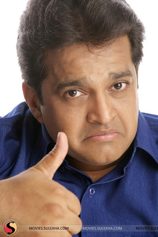 Vivek Shauq Showing His Thumb