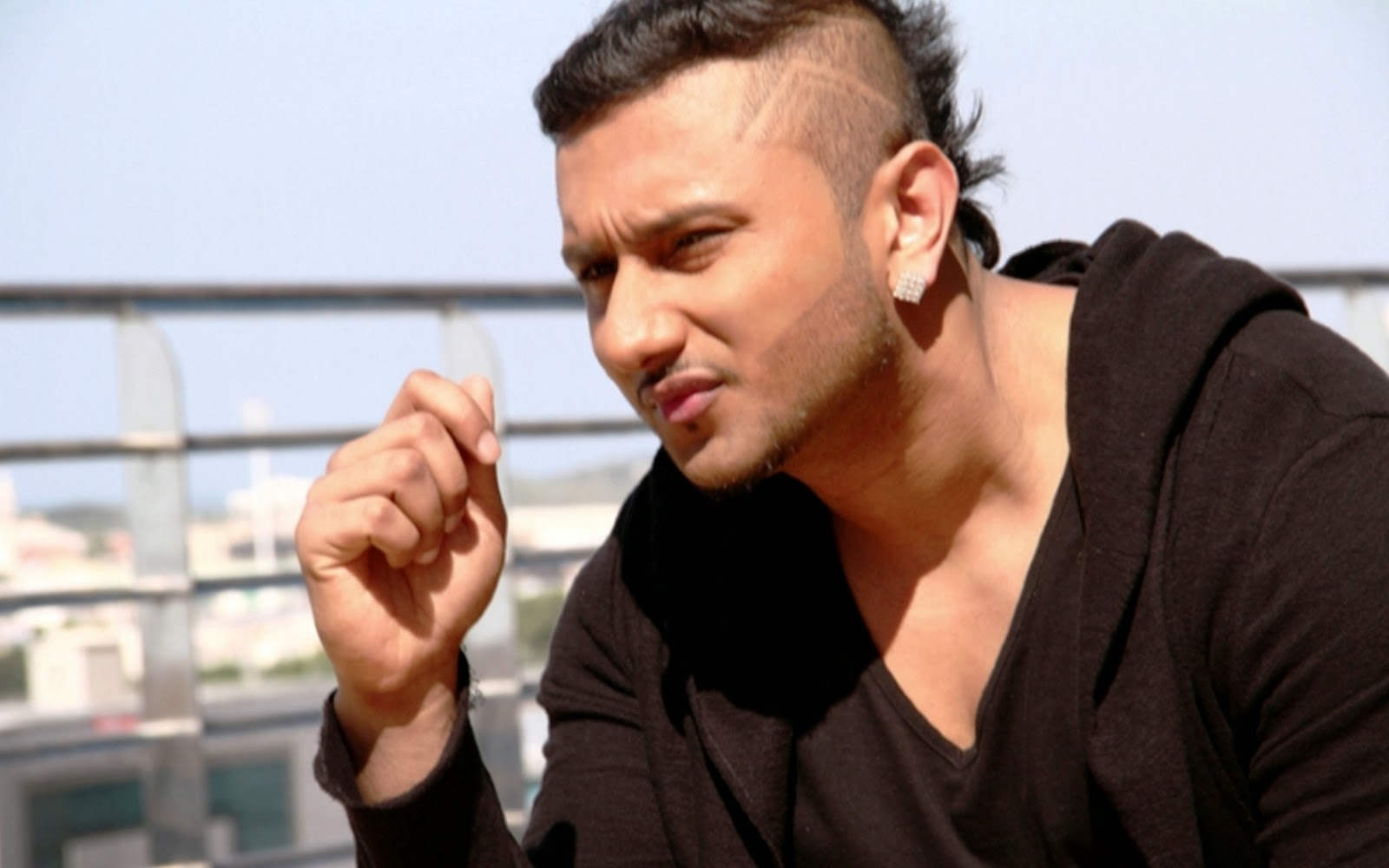 Honey Singh Looking Tensed
