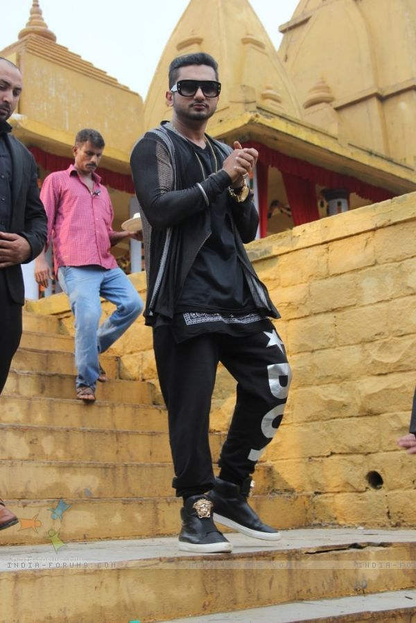 Honey Singh Visiting Temple