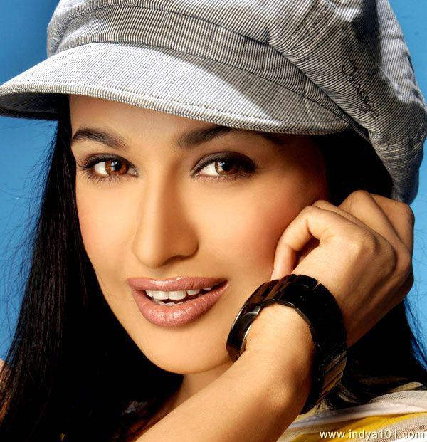 Yuvika Chaudhary Wearing Cap