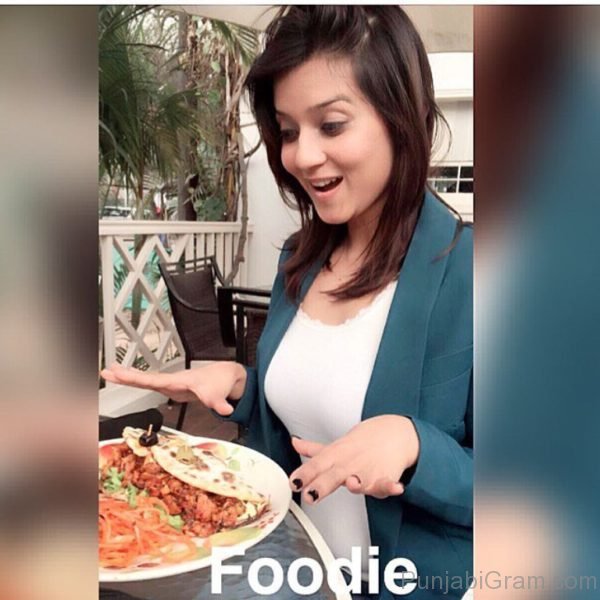 Aakanksha Sareen Enjoying Food-299