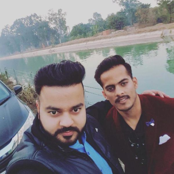 Aamir Khan Selfie With His Friend-PG49