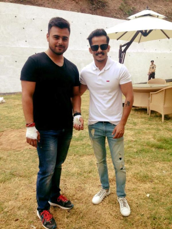 Aamir Khan Wearing White T-Shirt-PG62