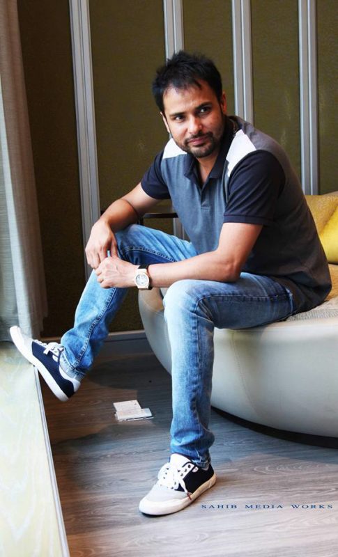 Amrinder Gill Ready To Going For Stage Show