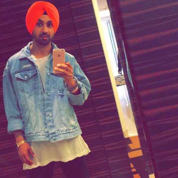 Diljit Dosanjh With Iphone