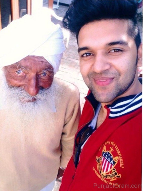 Guru Randhawa With Old Man-625